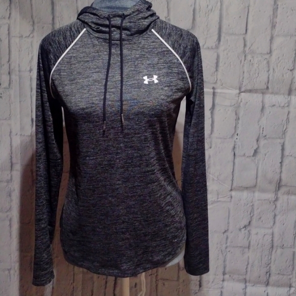 Under Armour Tops - Under Armour women's top